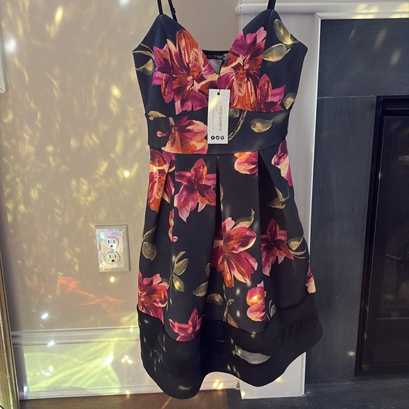 NWT boohoo night size UK 10 US 6 made in UK - Picture 1 of 15